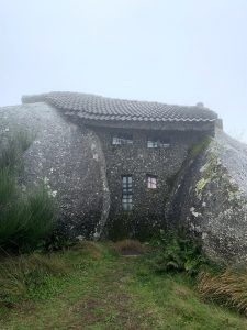 escapadinha em ribeira de penaCasa do Penedo